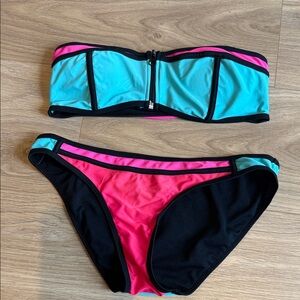 Colorblock Bandeau Bikini Set